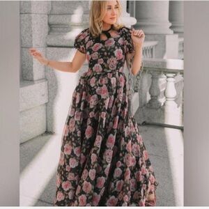 Ivy City Co Black and Pink Floral Maxi Dress
